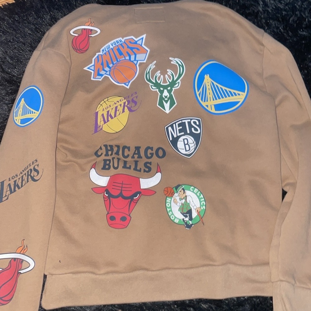 Hollister Nba sweatshirt for men.